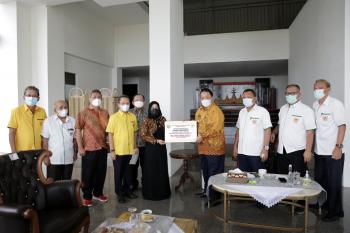 Motivasi Atlet dan Bangkitkan Semangat KONI Lampung, Gubernur Arinal Beri Hadiah kepada Citra Febrianti Peraih Medali Perak Olimpiade London 2012